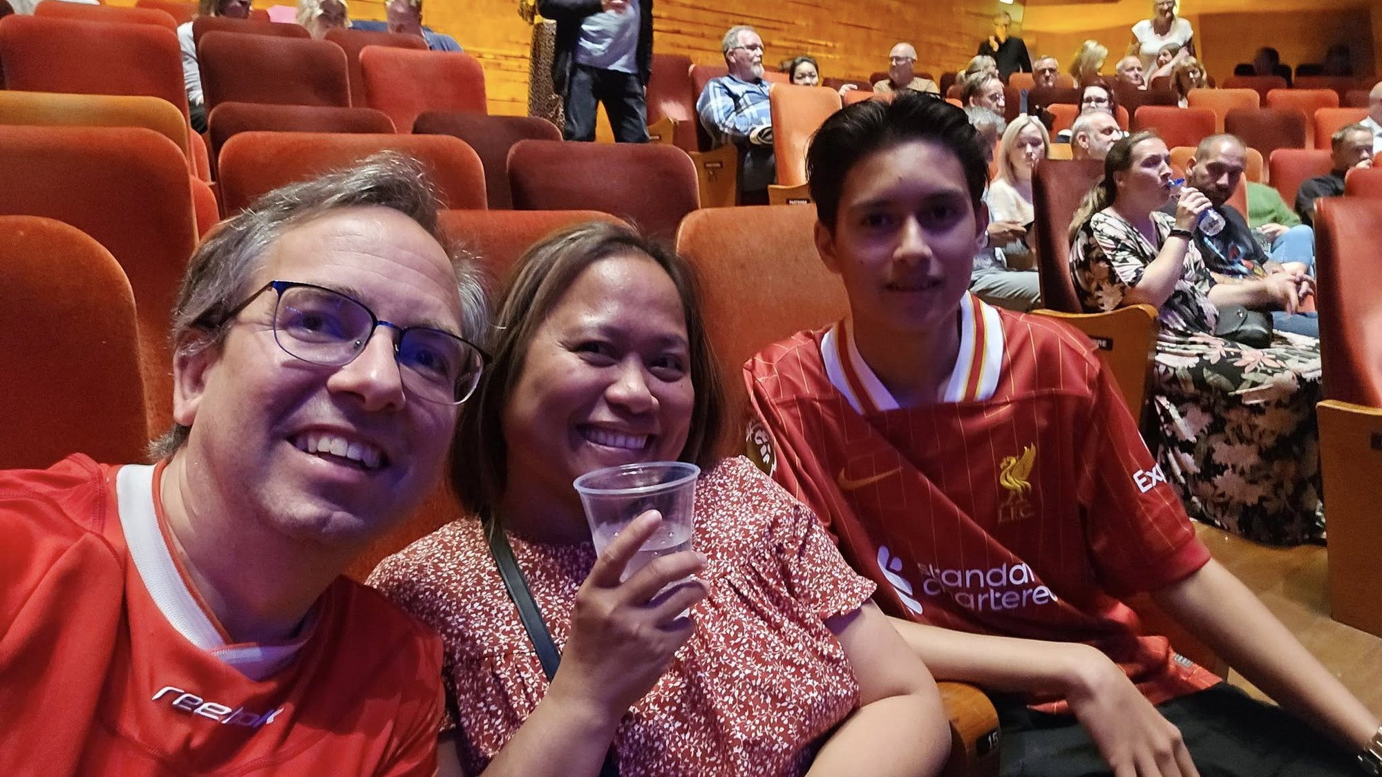 Fritid – stand up og fodbold